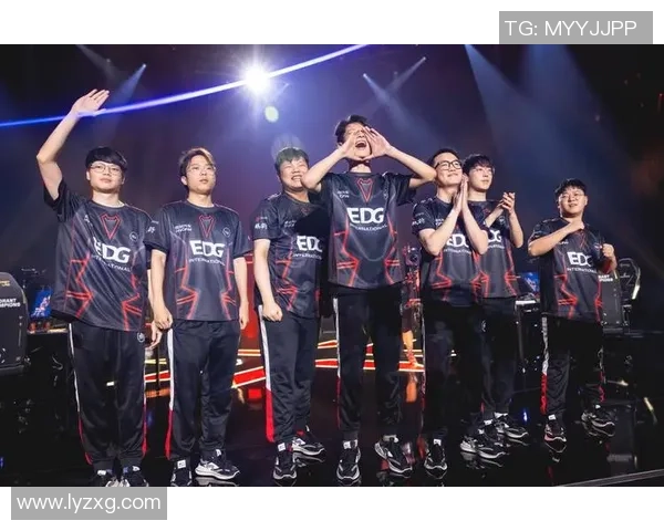 EDG战队在精英赛中以98分稳居积分榜首位，展现强大实力