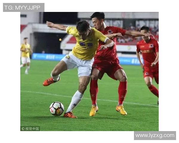 恒大与辽宁新开比分激战正酣球迷热情高涨期待精彩瞬间